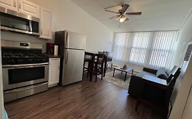 Cozy Andcomfortable Hollywood Apartment Los Angeles  United States Of America