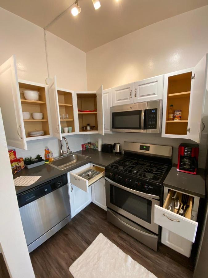 Cozy Andcomfortable Hollywood Apartment Los Angeles Exterior photo