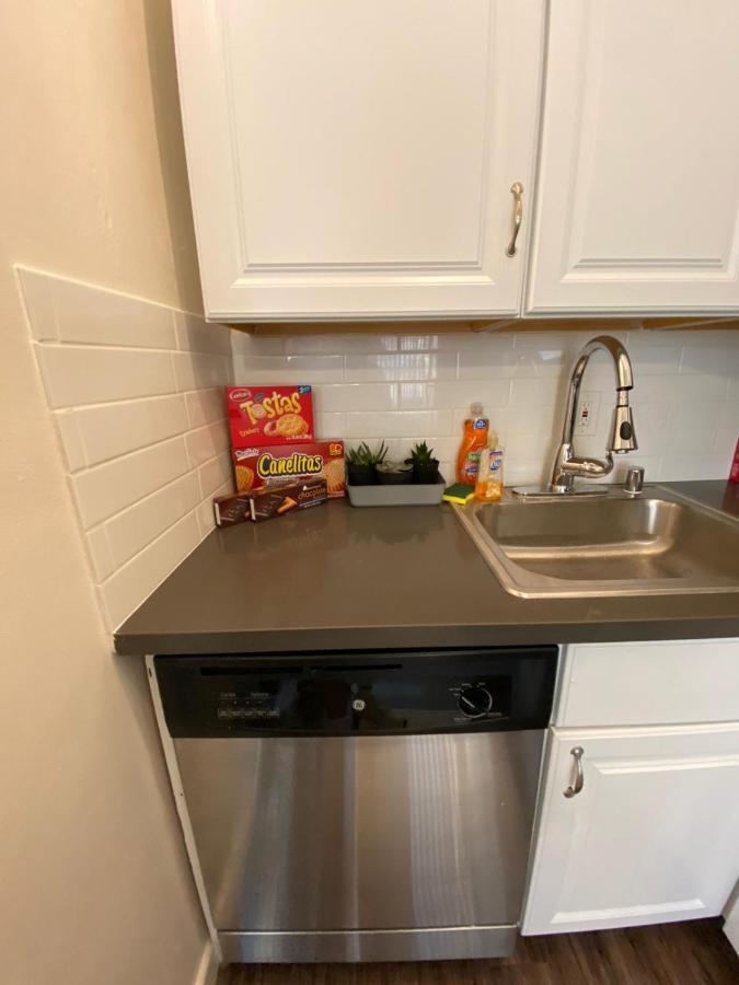 Cozy Andcomfortable Hollywood Apartment Los Angeles Exterior photo